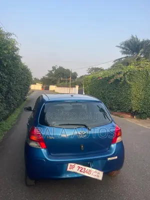 Toyota Vitz 2010 Blue