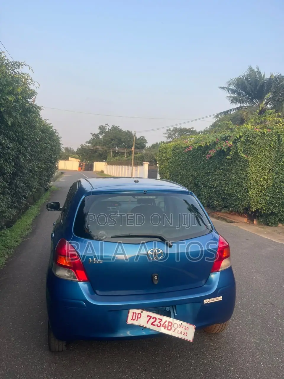 Toyota Vitz 2010 Blue
