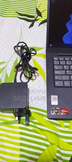 Laptop Lenovo Ideapad V14 IGL 8GB AMD Ryzen 7 HDD 500GB