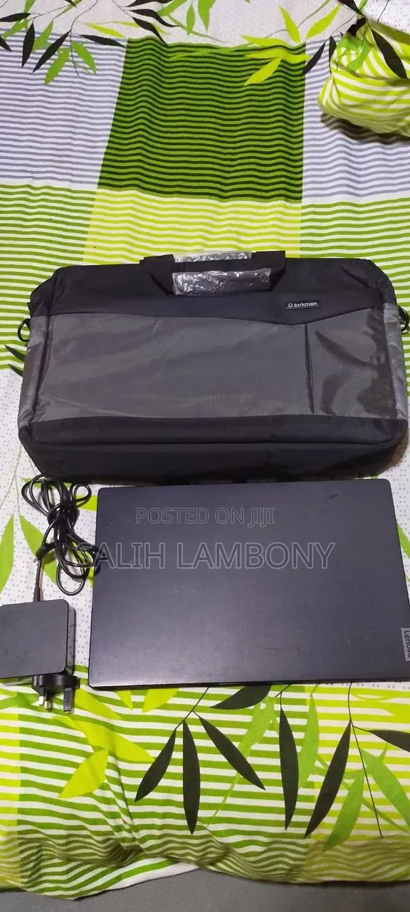 Laptop Lenovo Ideapad V14 IGL 8GB AMD Ryzen 7 HDD 500GB