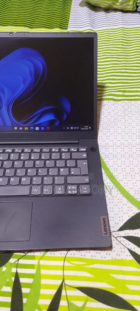 Laptop Lenovo Ideapad V14 IGL 8GB AMD Ryzen 7 HDD 500GB