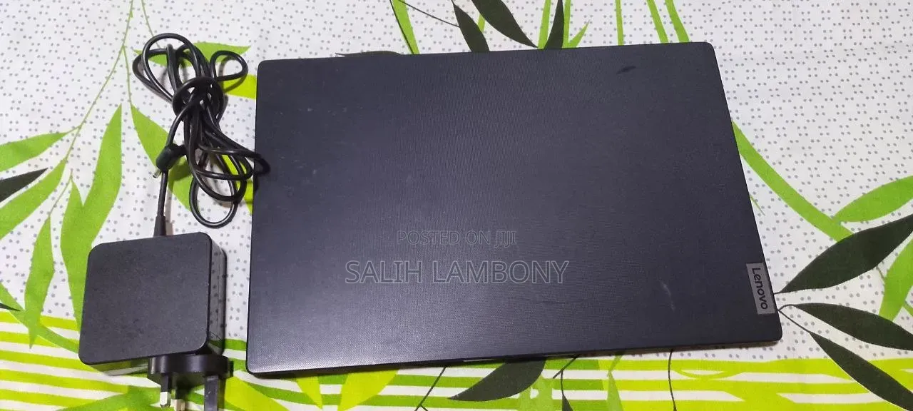 Laptop Lenovo Ideapad V14 IGL 8GB AMD Ryzen 7 HDD 500GB