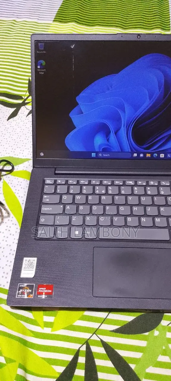 Laptop Lenovo Ideapad V14 IGL 8GB AMD Ryzen 7 HDD 500GB