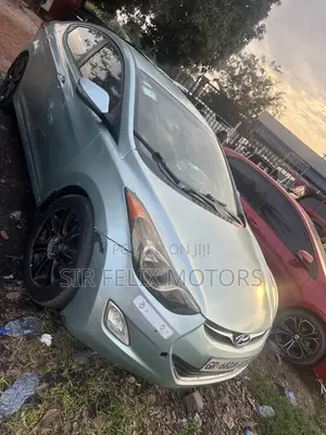 Hyundai Elantra GLS Sedan FWD (1.8L 4cyl 6A) 2013 Green