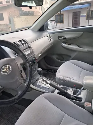 Toyota Corolla 2010 Silver