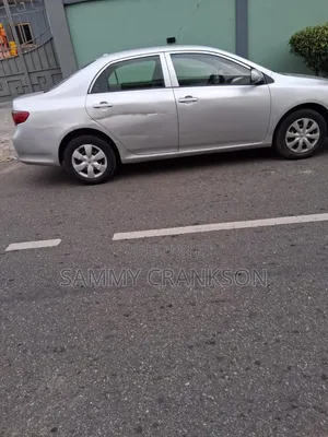 Toyota Corolla 2010 Silver
