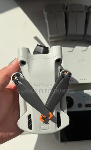 DJI Mini 3 Pro Fly More Combo With Screen Controller 3 Batteries