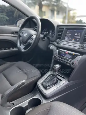 Hyundai Elantra Limited Sedan FWD (2.0L 4cyl 6A) 2017 Black