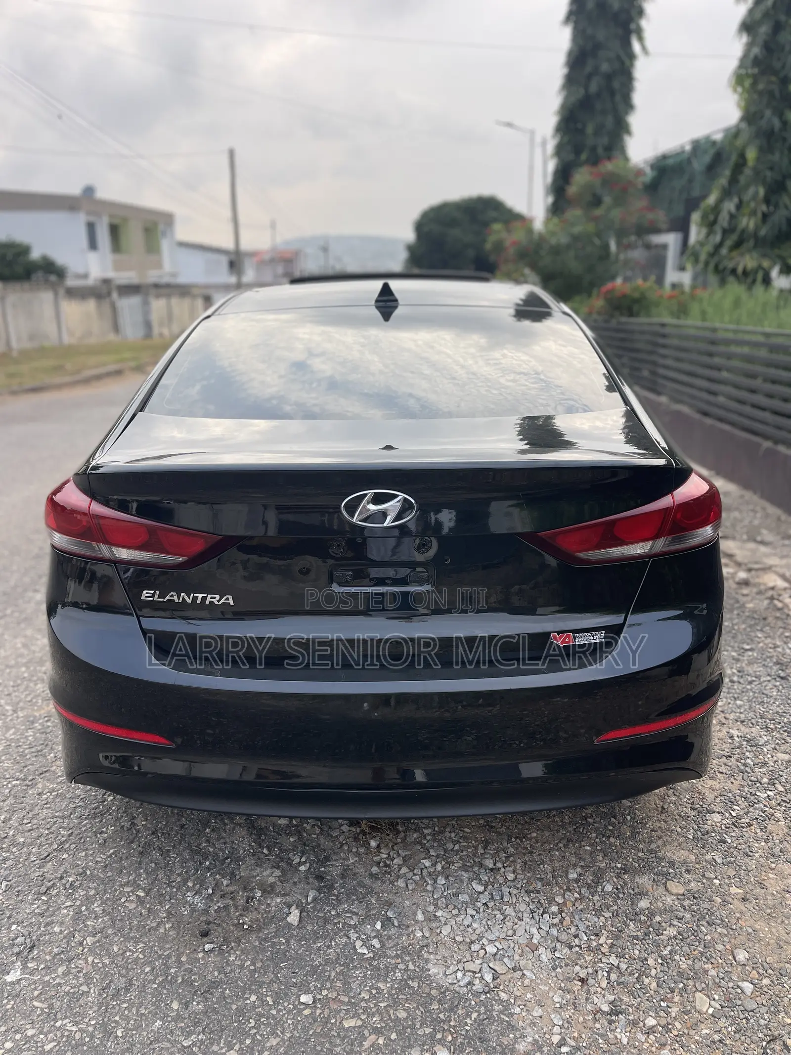 Hyundai Elantra Limited Sedan FWD (2.0L 4cyl 6A) 2017 Black