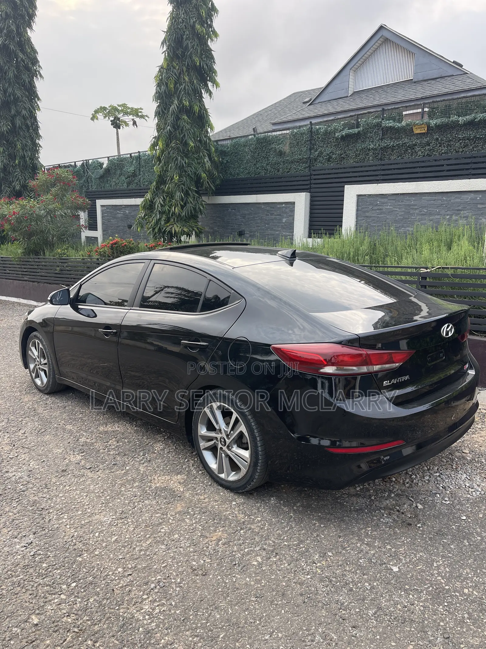 Hyundai Elantra Limited Sedan FWD (2.0L 4cyl 6A) 2017 Black