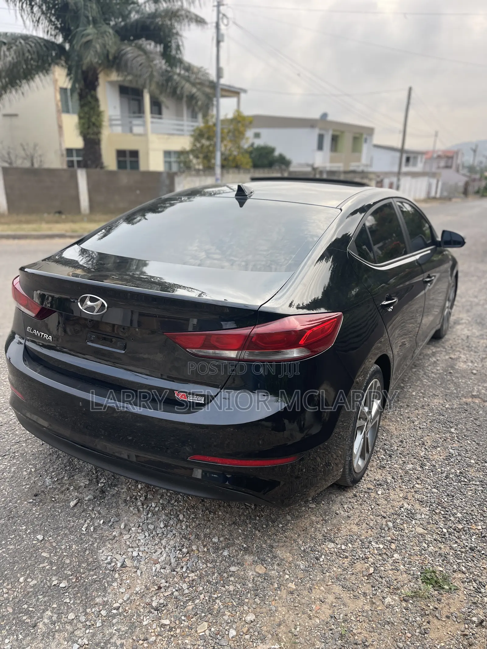 Hyundai Elantra Limited Sedan FWD (2.0L 4cyl 6A) 2017 Black