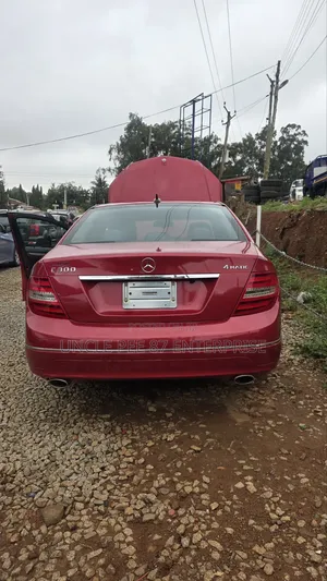 Mercedes-Benz C300 2013 Red