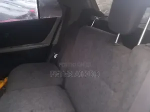 Toyota Vitz 2010 Silver