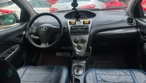 Toyota Yaris 2010 Silver