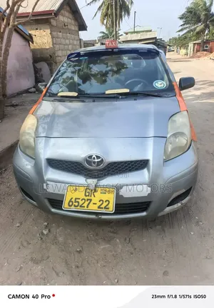 Toyota Yaris 2010 Silver