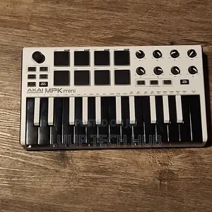 Akai MPK Mini Black and White