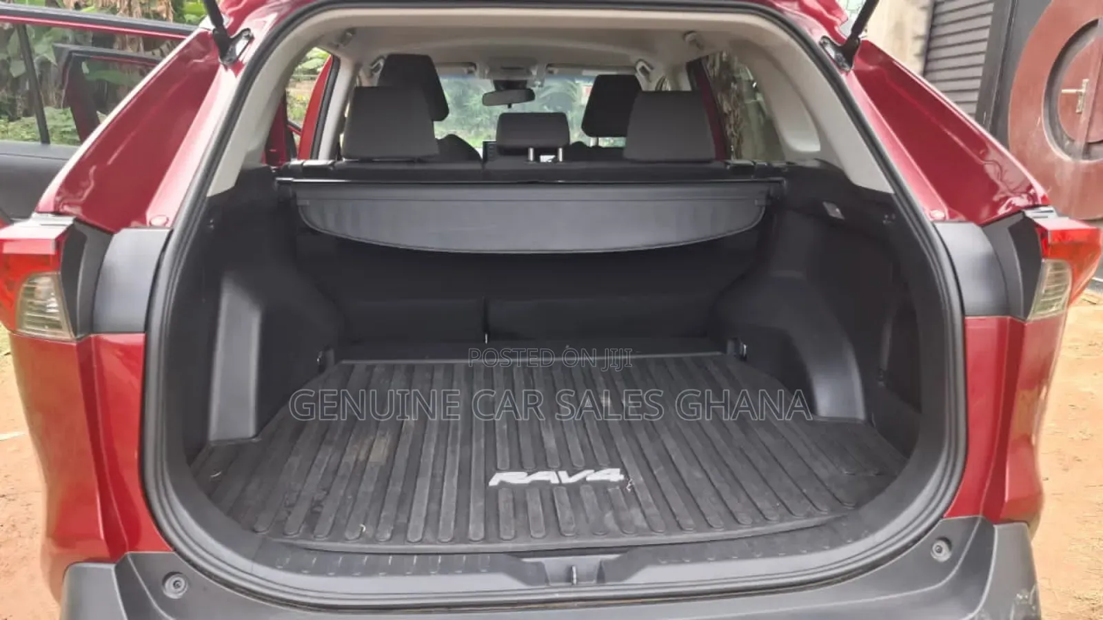 Toyota RAV4 XLE 2021 Red