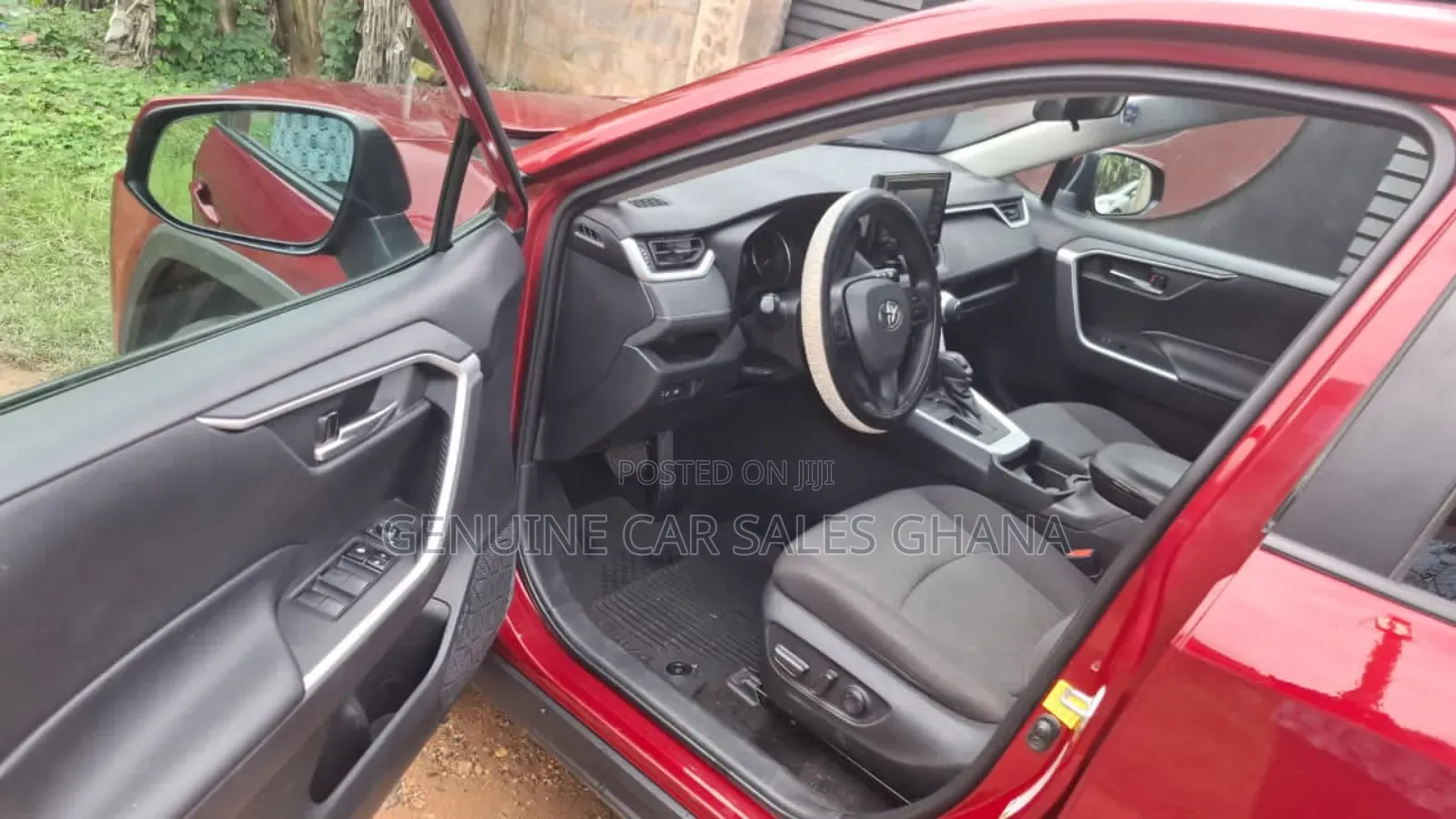 Toyota RAV4 XLE 2021 Red