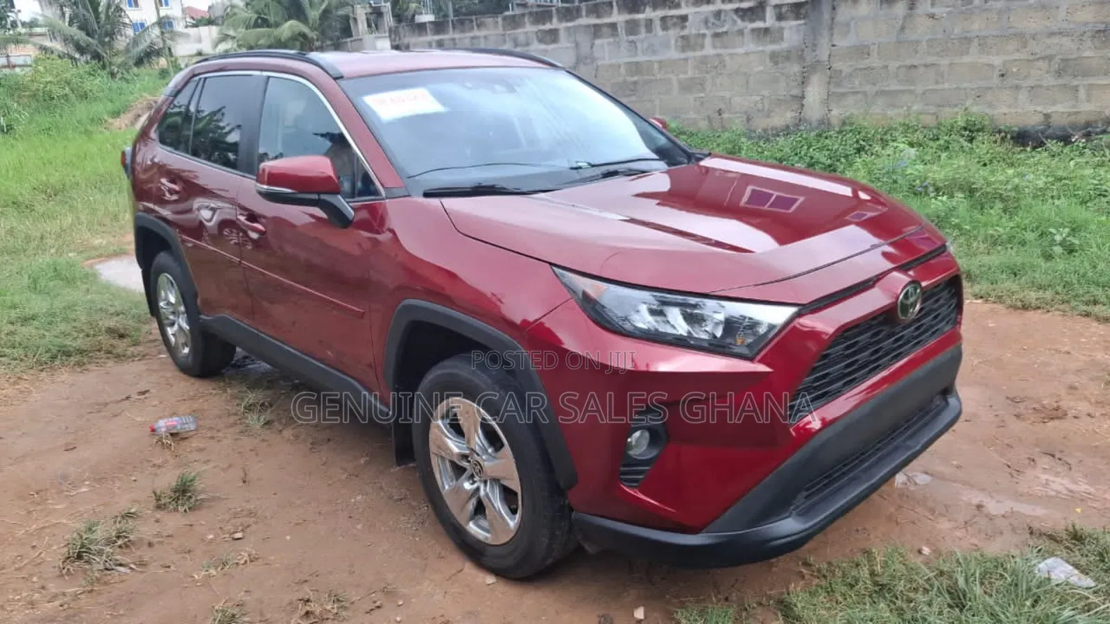 Toyota RAV4 XLE 2021 Red