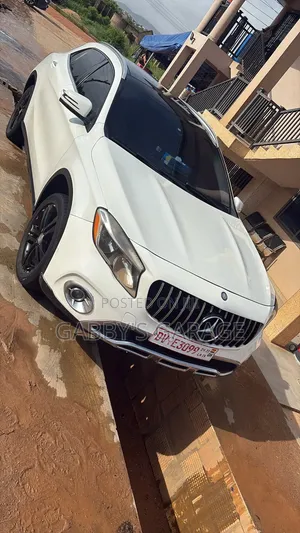 Mercedes-Benz GLA 250 2018 White