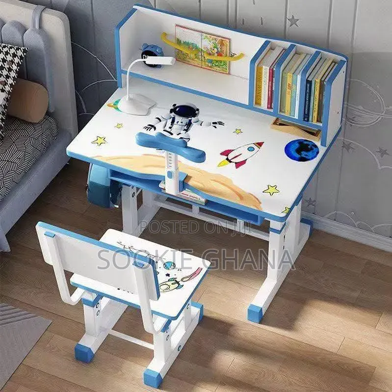 Wooden Kids Study Table With Book Shelves