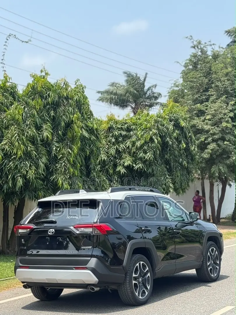 Toyota RAV4 Adventure 2019 Black
