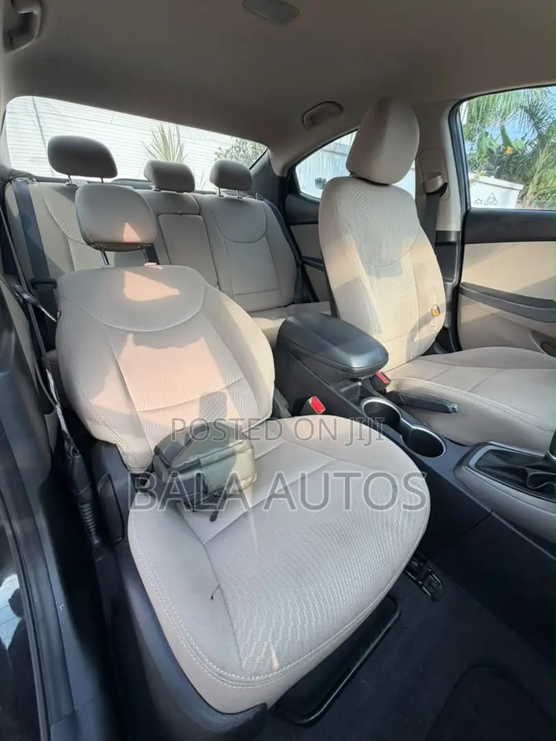 Hyundai Elantra 2016 Black