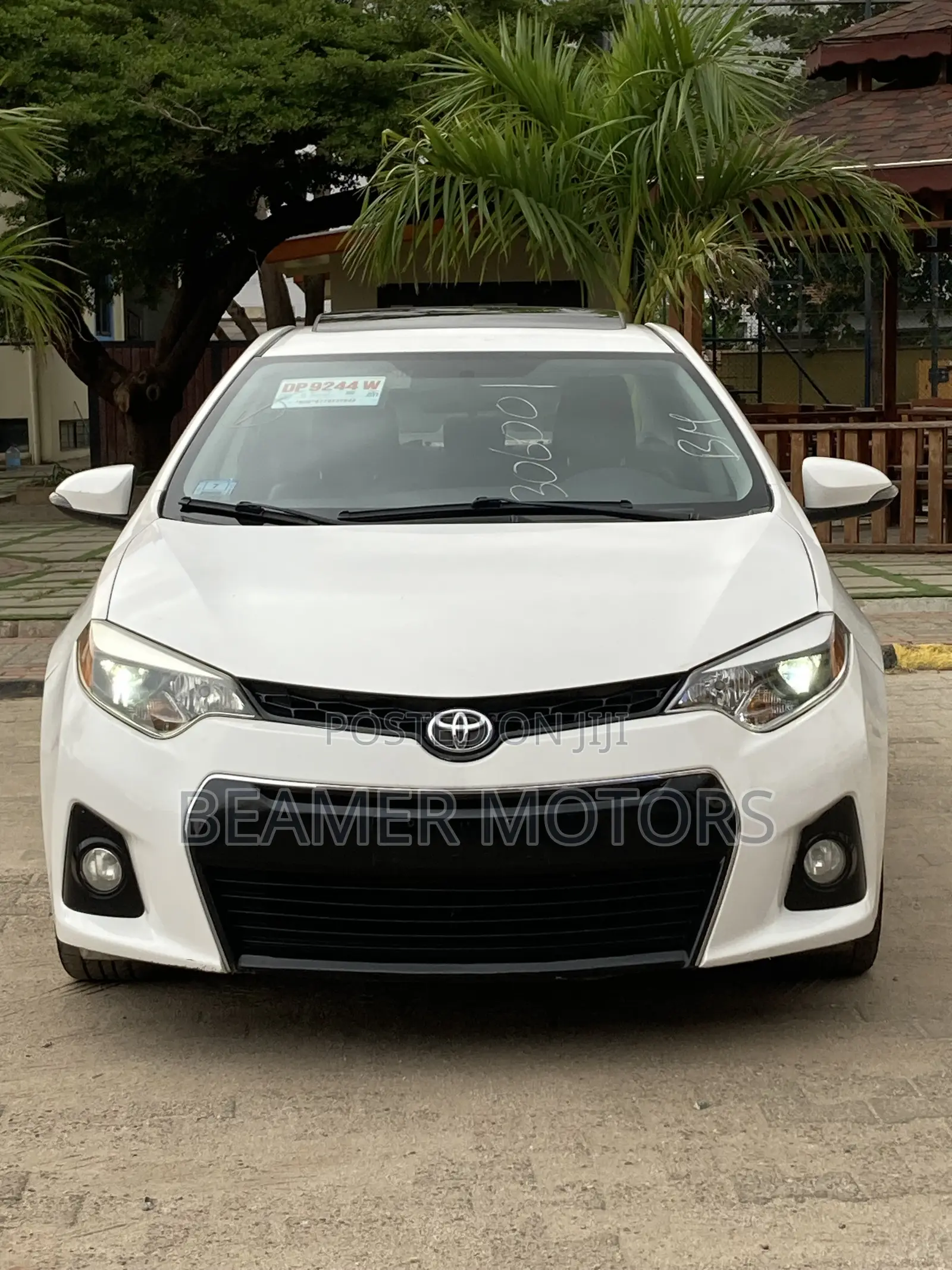 Toyota Corolla S 4dr Sedan (1.8L 4cyl CVT) 2015 White