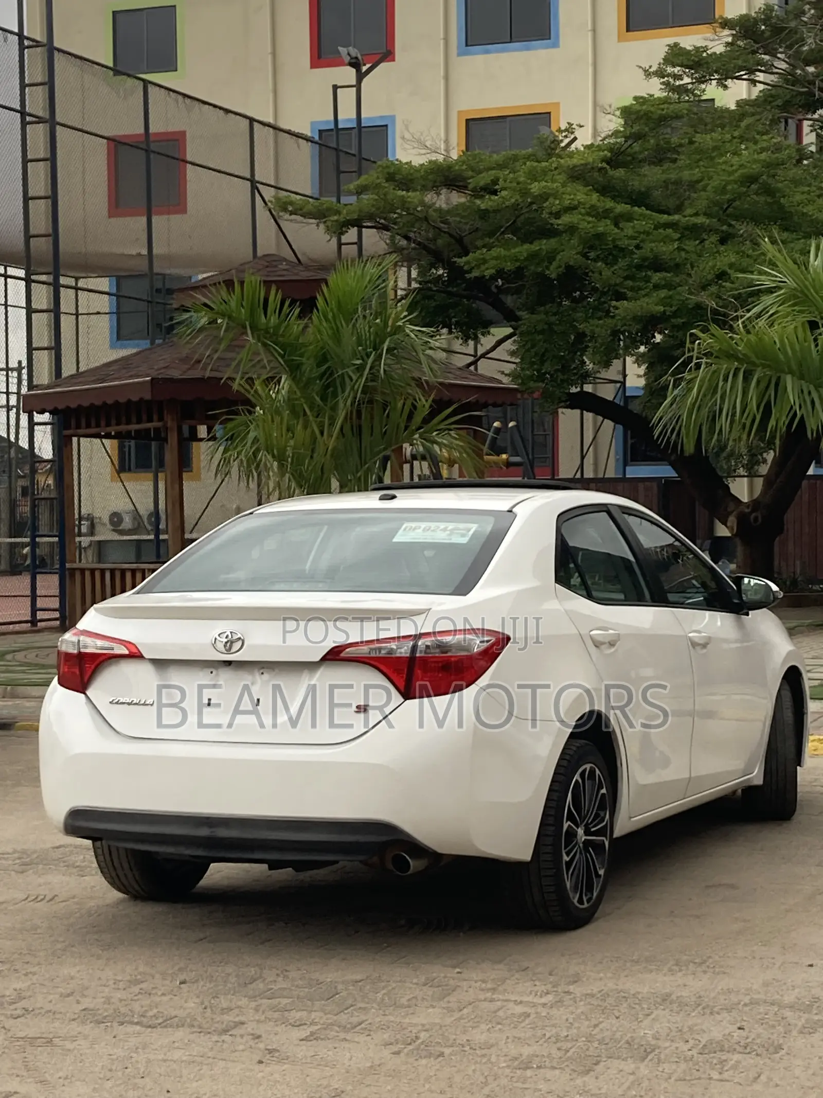 Toyota Corolla S 4dr Sedan (1.8L 4cyl CVT) 2015 White