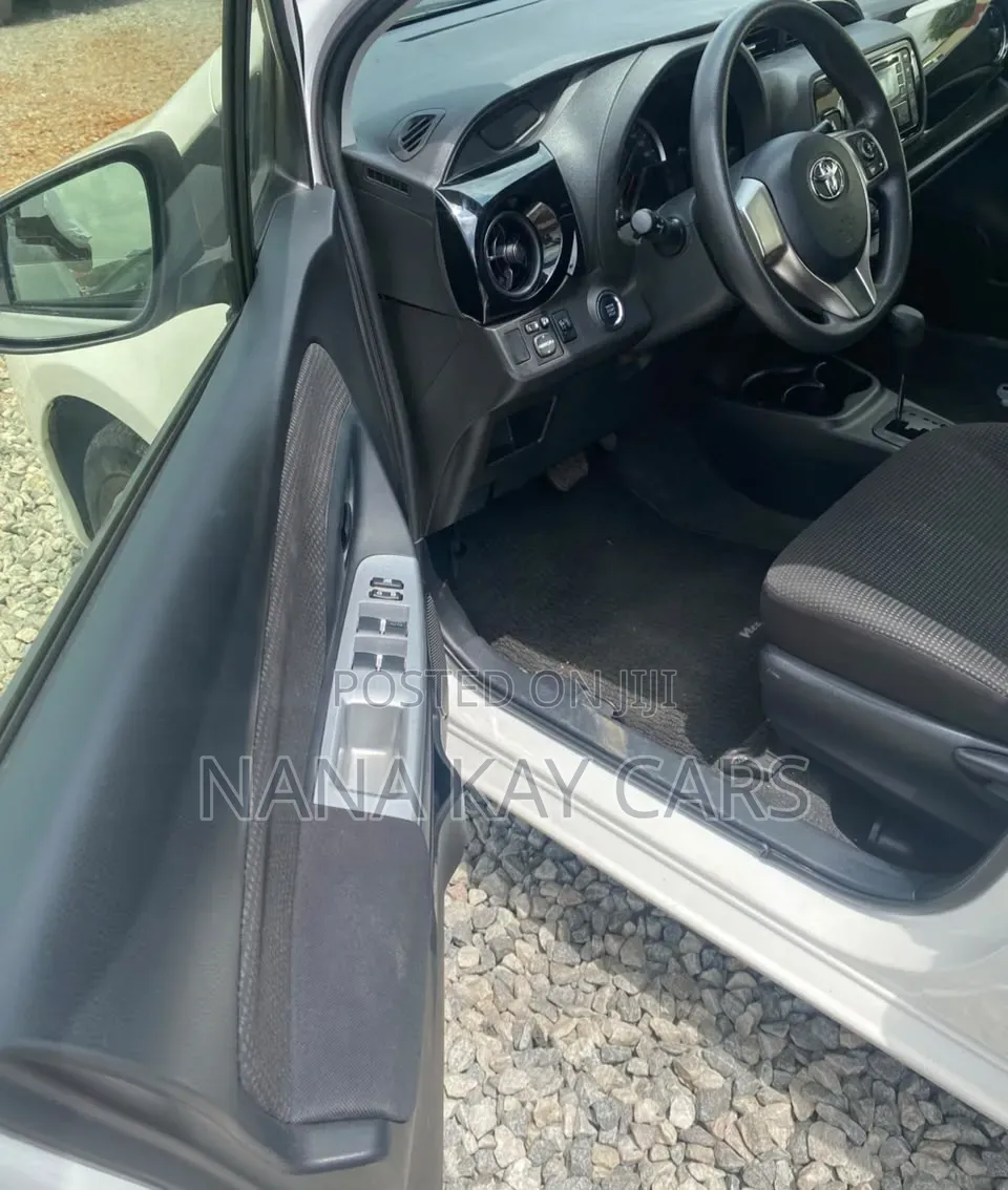 Toyota Vitz 2015 White