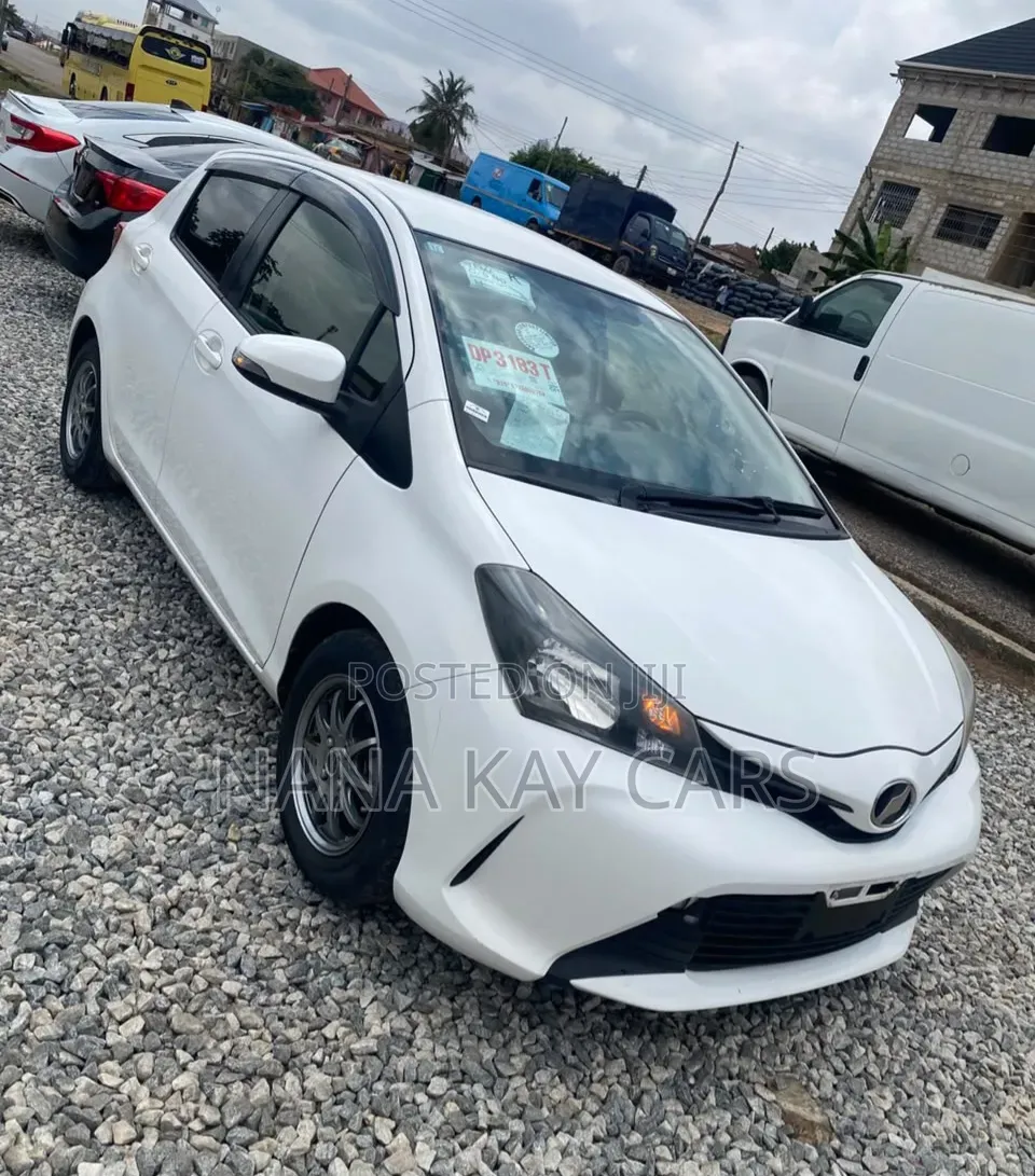 Toyota Vitz 2015 White