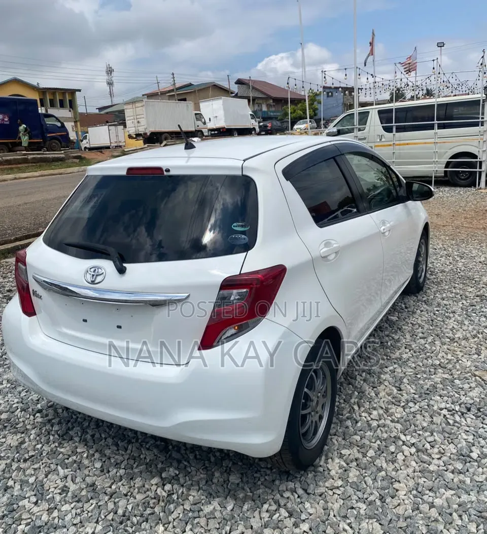 Toyota Vitz 2015 White