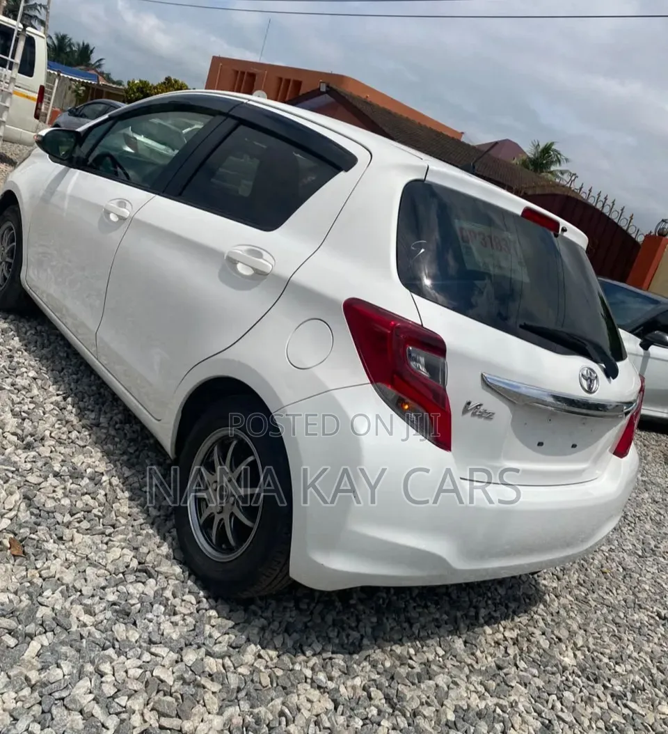 Toyota Vitz 2015 White