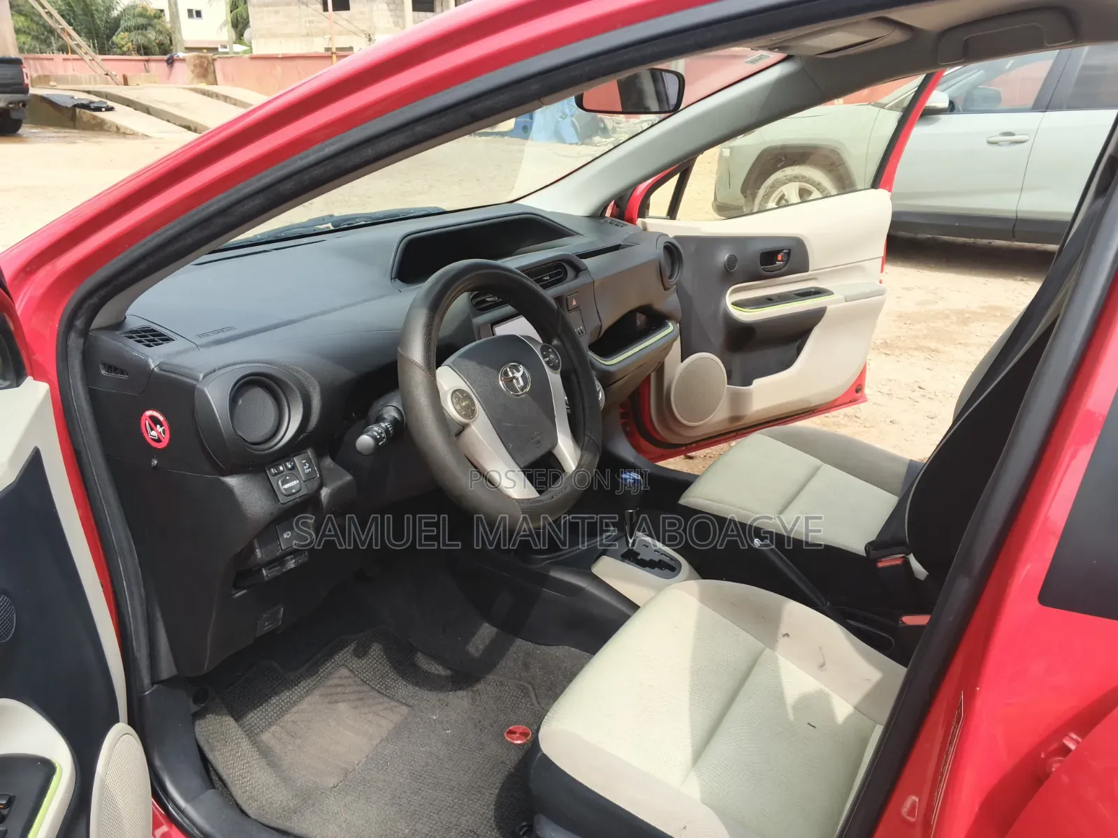 Toyota Aqua 2013 Red