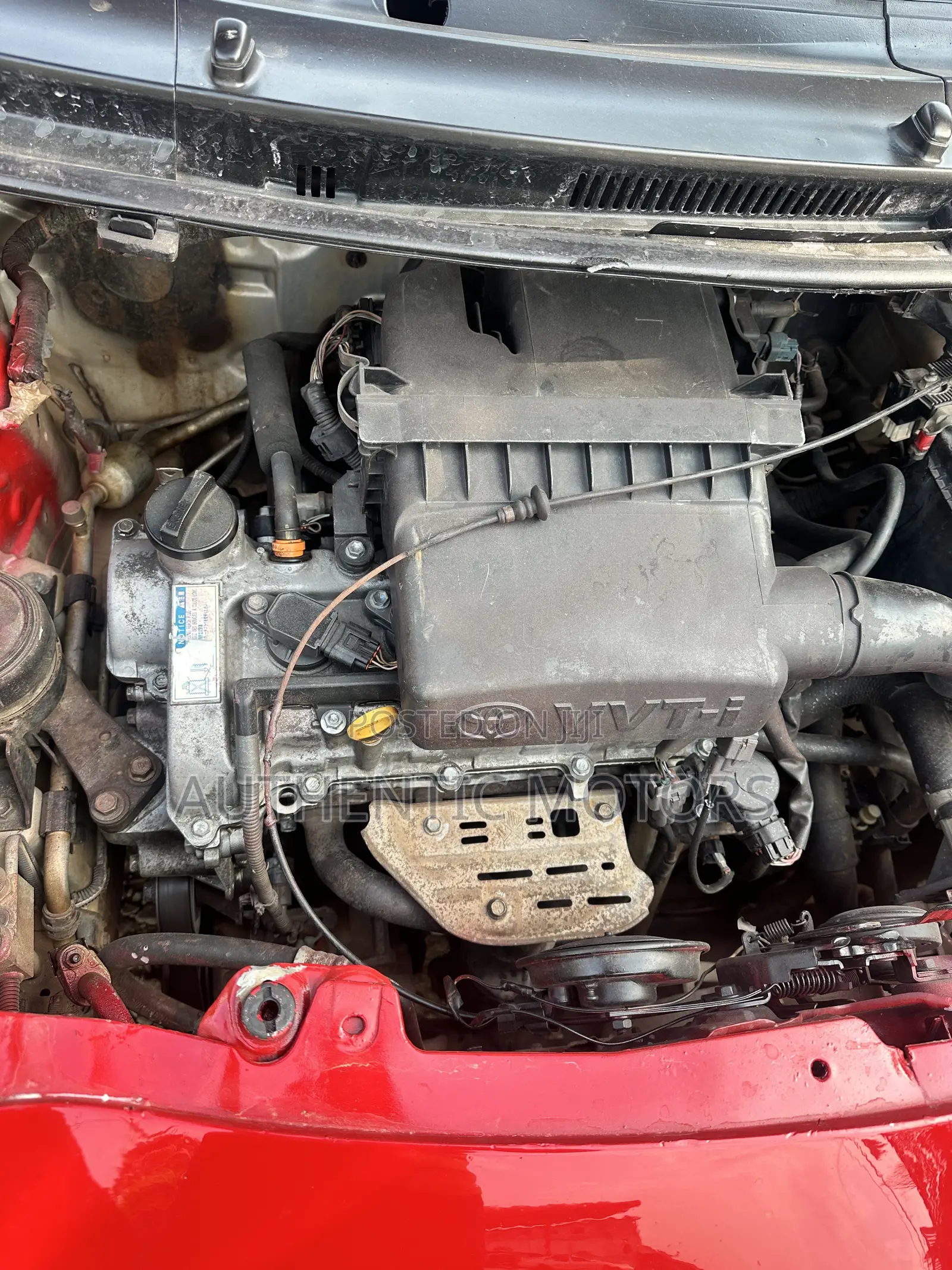 Toyota Vitz 2010 Red