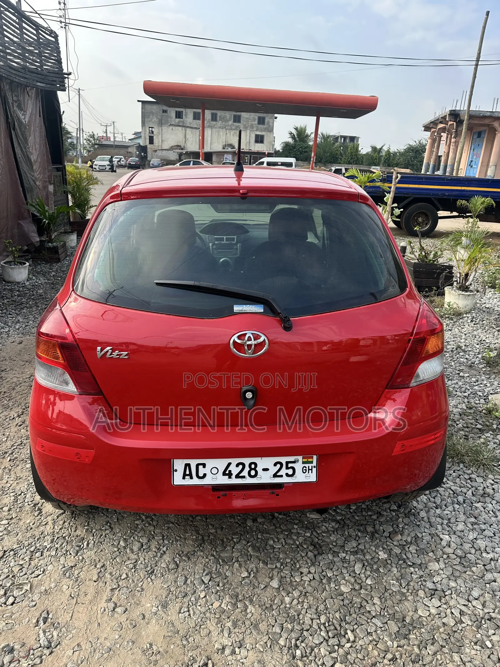 Toyota Vitz 2010 Red