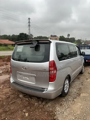 Hyundai Starex 2015 Silver