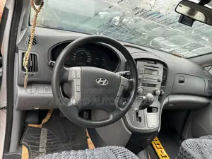 Hyundai Starex 2015 Silver