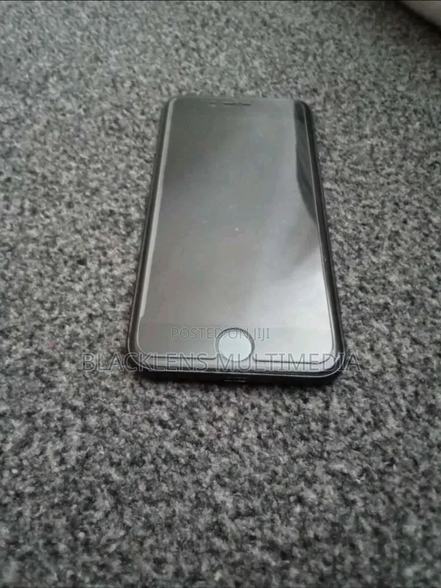 Apple iPhone 8 64 GB Black