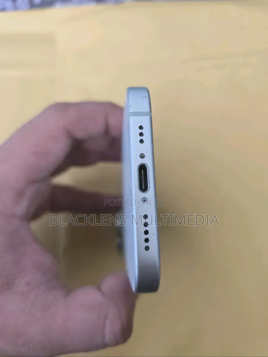 Apple iPhone 15 128 GB White