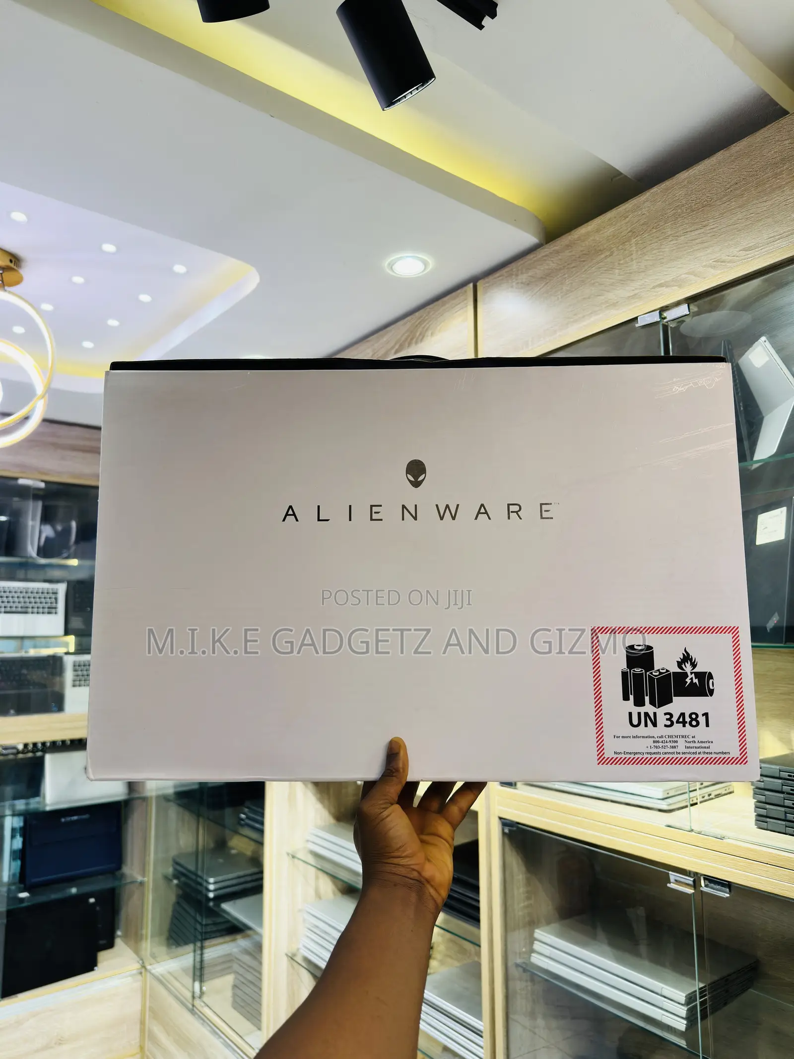New Laptop Alienware M16 r1 32GB Intel Core i9 SSD 1T