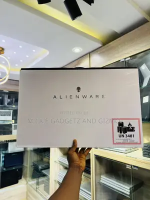 New Laptop Alienware M16 r1 32GB Intel Core i9 SSD 1T