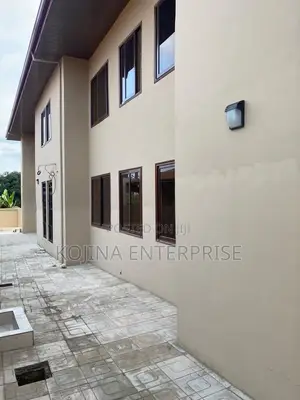 3bdrm Apartment in Atonsu Esreso, Kumasi Metropolitan for rent