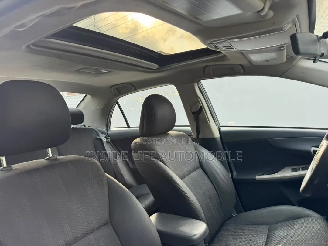 Toyota Corolla S 4dr Sedan (1.8L 4cyl 4A) 2013 Gray