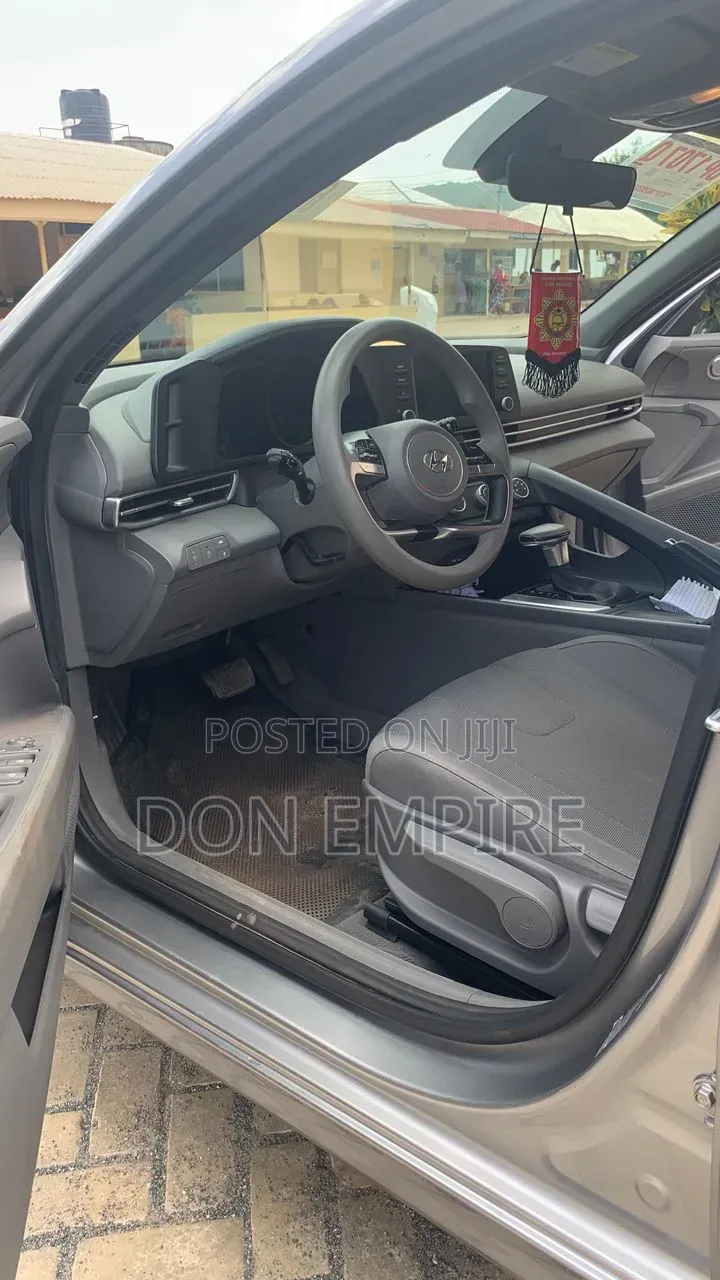 Hyundai Elantra SE 2023 Silver