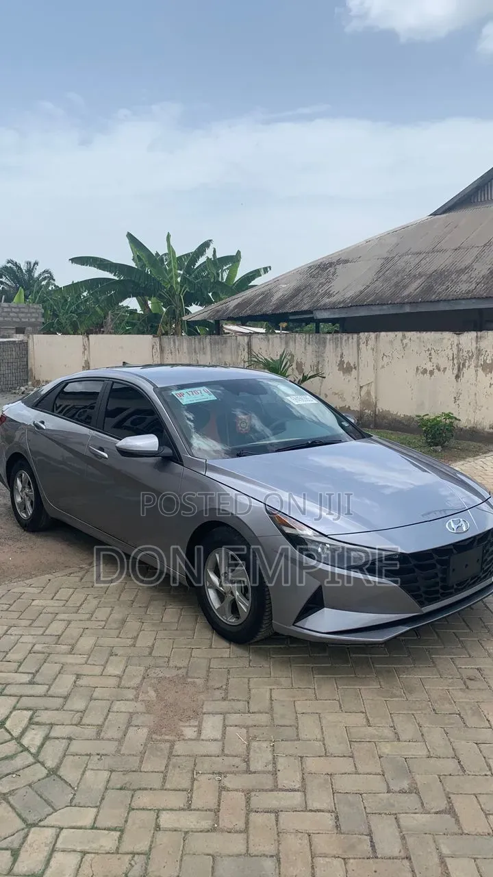 Hyundai Elantra SE 2023 Silver