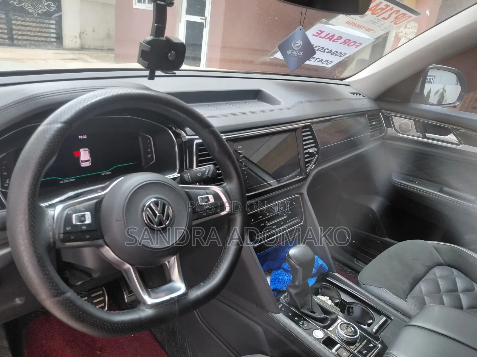 Volkswagen Microbus 2025 Gray