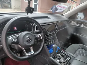Volkswagen Microbus 2025 Gray