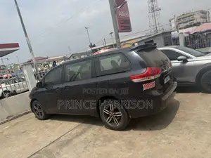 Toyota Sienna L FWD 7 Passenger 2013 Black