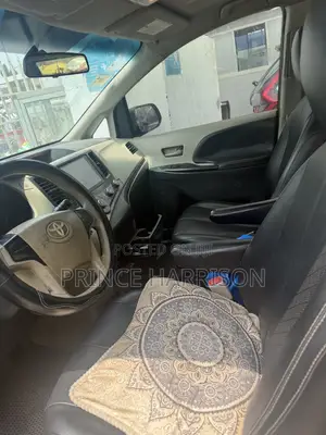 Toyota Sienna L FWD 7 Passenger 2013 Black